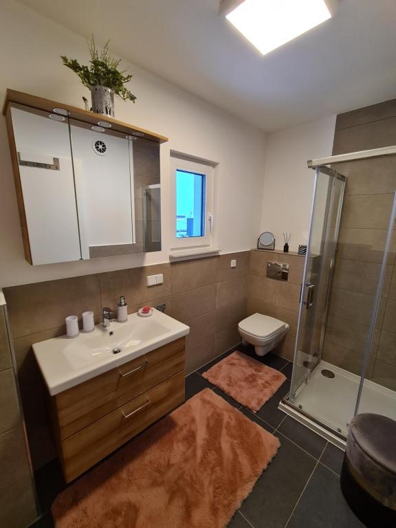 Modernes Badezimmer